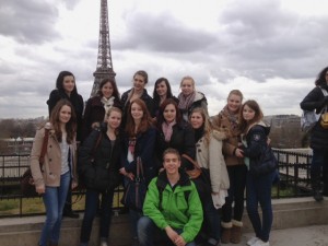 ... wie das obligatorische Gruppenfoto vor dem Eiffelturm.