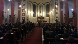 Am letzten Schultag vor Weihnachten gingen die FSGler gemeinsam in die Kirche nach Biewer.