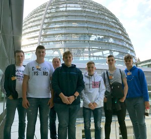 Die FSG-Gruppe bei der Besichtigung des Reichstaggebäudes.