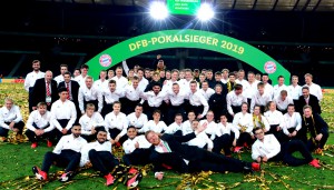Die Innenraum-Crew beim DFB-Pokalfinale 2019 in Berlin. Mittendrin: drei FSGler.