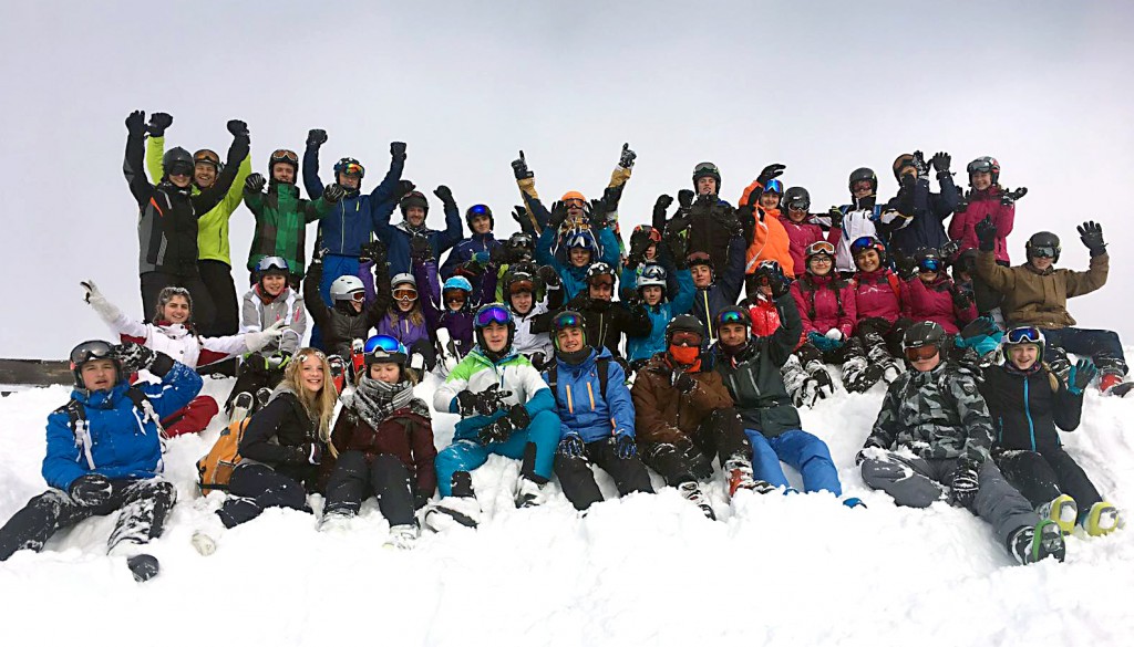 Neunte Klassen auf der Skipiste (Video)